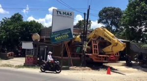 Kecelakaan Trontoton, Ruko Sembako Rugi Ratusan juta